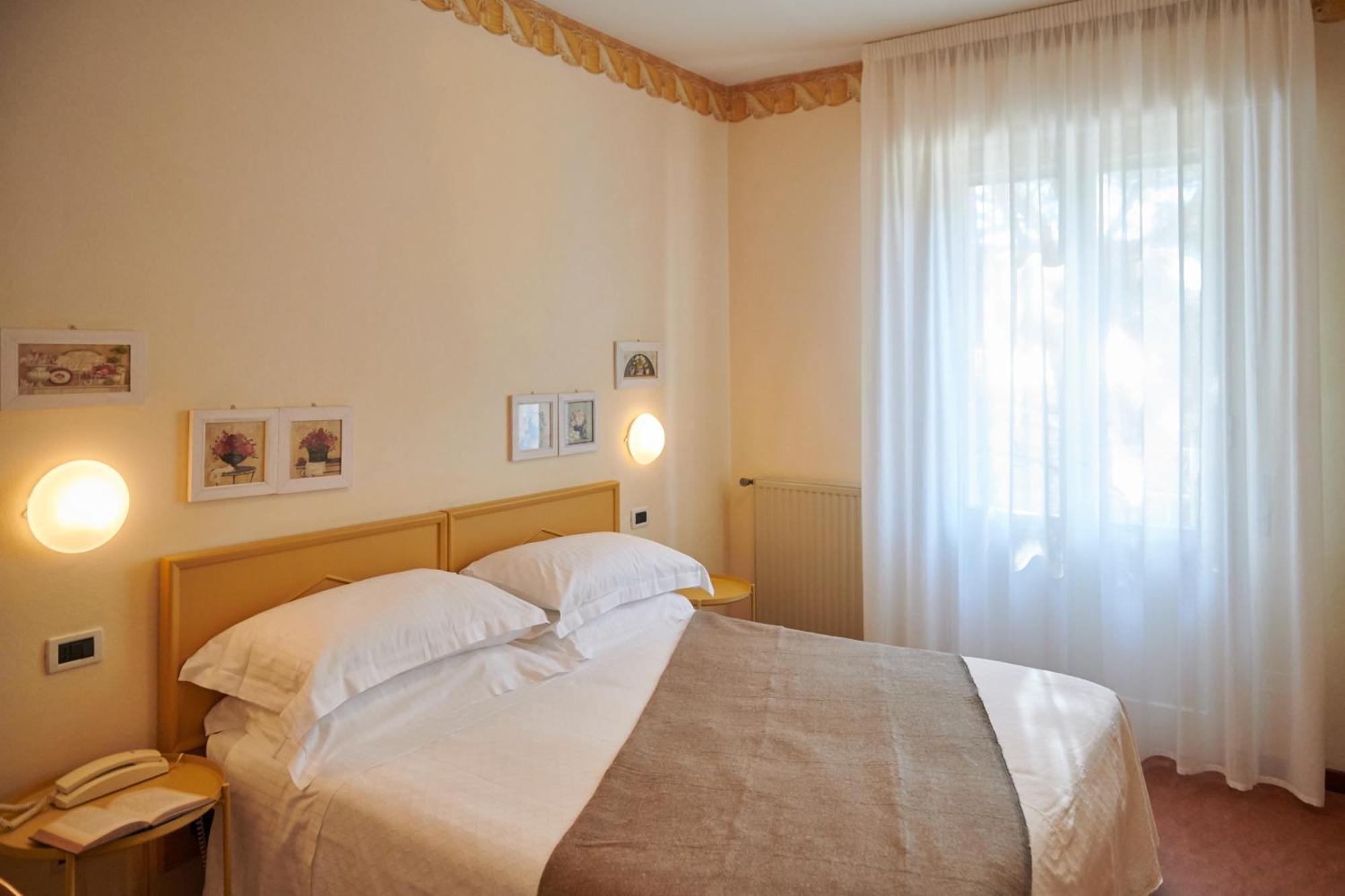 Villa Arizona Milano Marittima Exterior photo